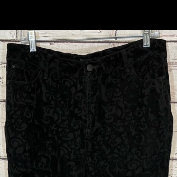 NYDJ Women's Black Velvet Floral Skinny Jeans-14 - Picture 2 of 3